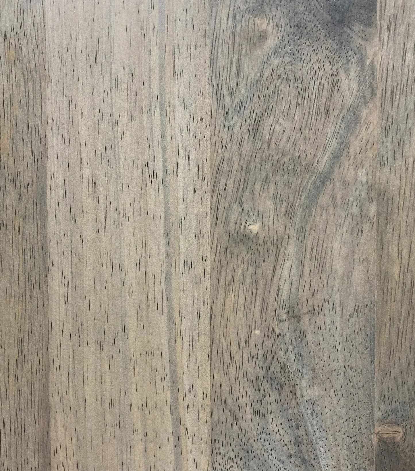 Table à pieds de vigne