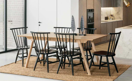 Ensemble de salle à manger avec table Linwood et chaises Barrington